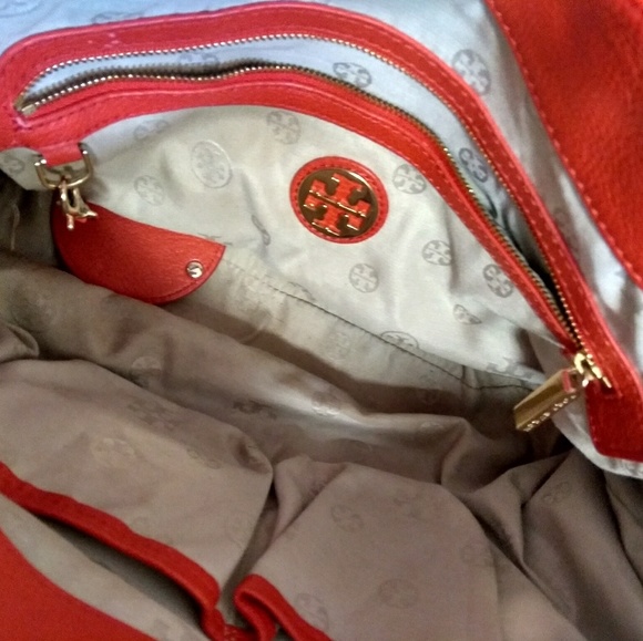 Tory Burch Amanda Soft Leather Bag. - Picture 2 of 8